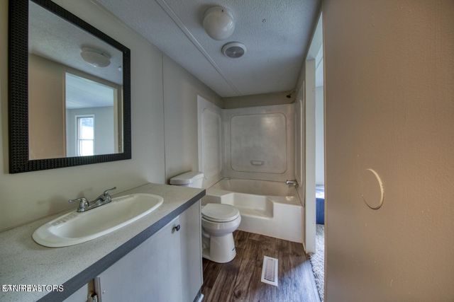 350 Kagley Drive, Lenoir City, TN 37771