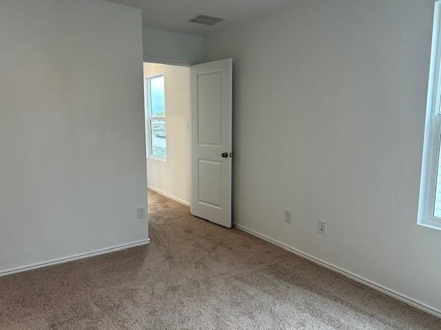 35 Trinity CIR, Lockhart, TX 78644