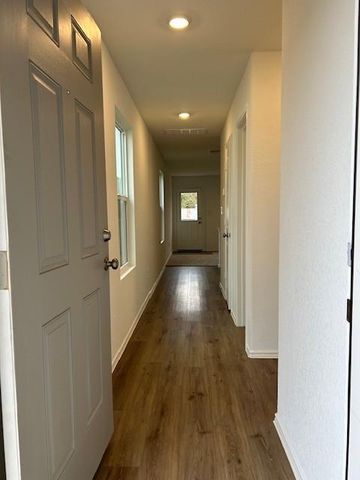 35 Trinity CIR, Lockhart, TX 78644