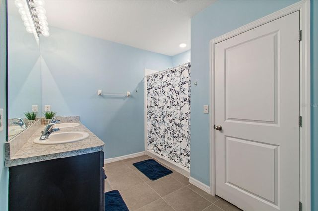 11913 LEDBURY COMMONS DRIVE, Gibsonton, FL 33534