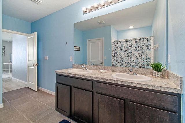 11913 LEDBURY COMMONS DRIVE, Gibsonton, FL 33534