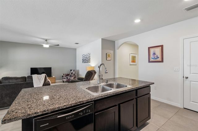 11913 LEDBURY COMMONS DRIVE, Gibsonton, FL 33534
