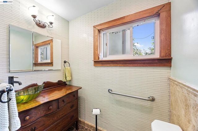 357 Perkins Dr, San Lorenzo, CA 94541