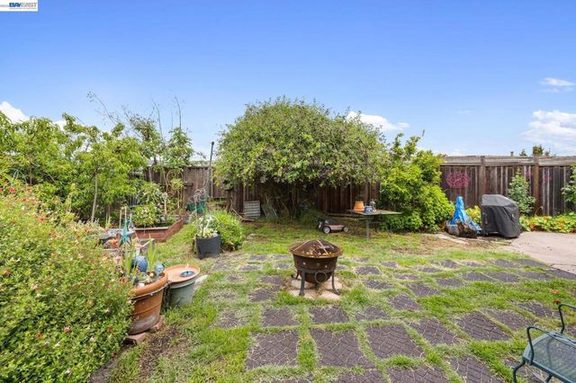 357 Perkins Dr, San Lorenzo, CA 94541