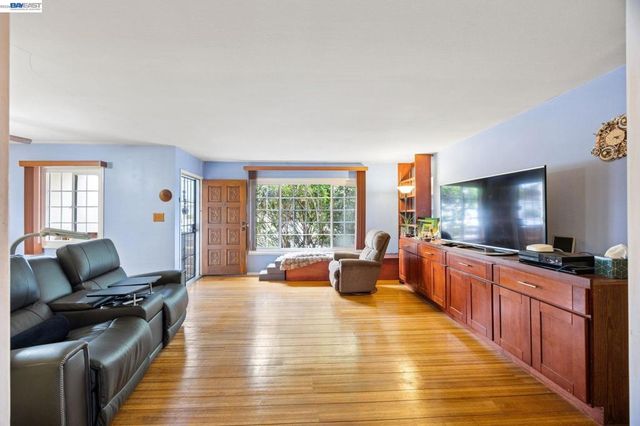 357 Perkins Dr, San Lorenzo, CA 94541