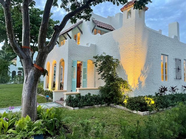 302 Fordham Drive, Lake Worth Beach, FL 33460