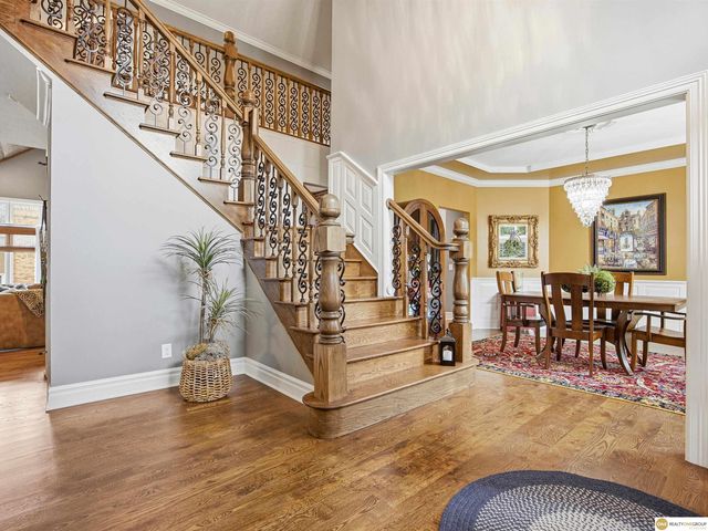 16432 Leavenworth Circle, Omaha, NE 68118