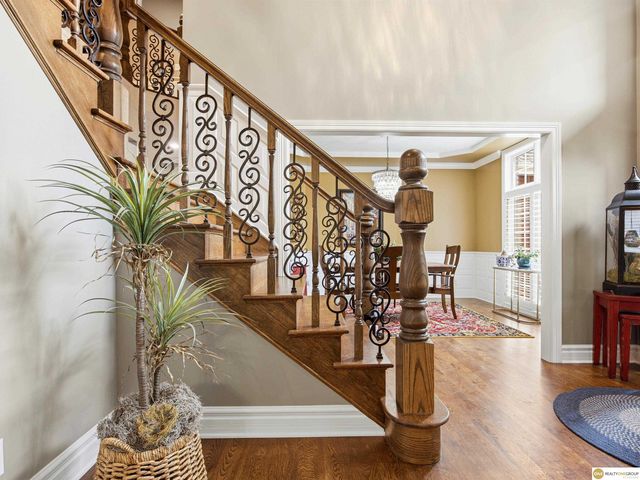 16432 Leavenworth Circle, Omaha, NE 68118