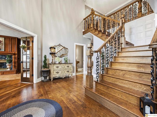 16432 Leavenworth Circle, Omaha, NE 68118