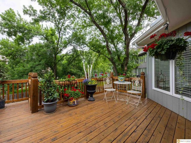 16432 Leavenworth Circle, Omaha, NE 68118