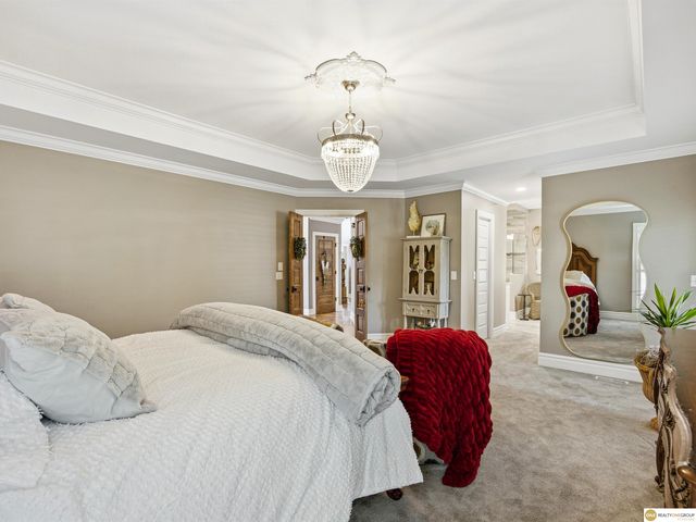 16432 Leavenworth Circle, Omaha, NE 68118