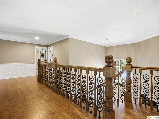 16432 Leavenworth Circle, Omaha, NE 68118