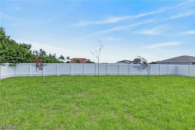 1003 Kismet PKWY W, Cape Coral, FL 33993