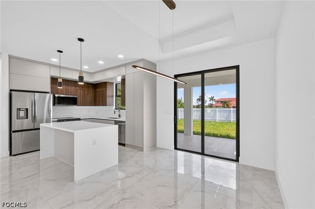 1003 Kismet PKWY W, Cape Coral, FL 33993