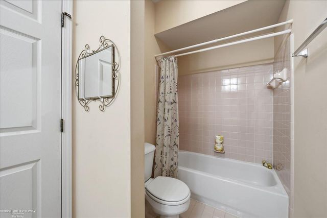 13300 Wyndemere Circle, Sterling Heights, MI 48313