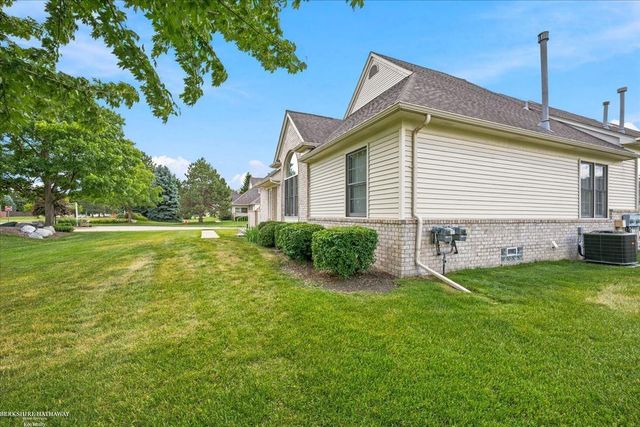13300 Wyndemere Circle, Sterling Heights, MI 48313
