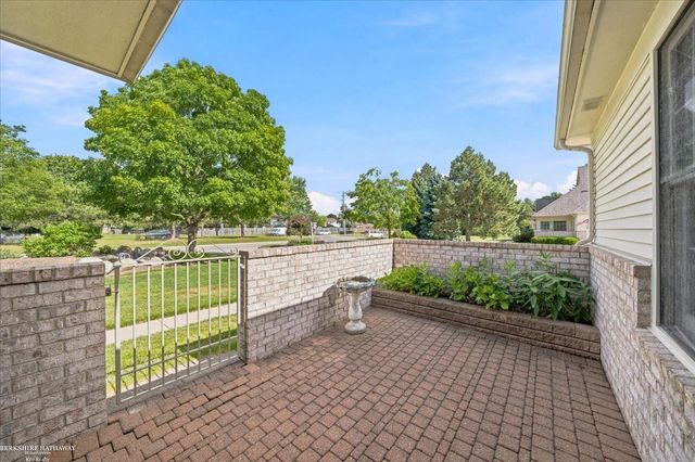 13300 Wyndemere Circle, Sterling Heights, MI 48313