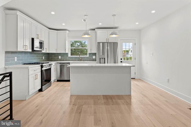 337 E 9TH AVE, Conshohocken, PA 19428