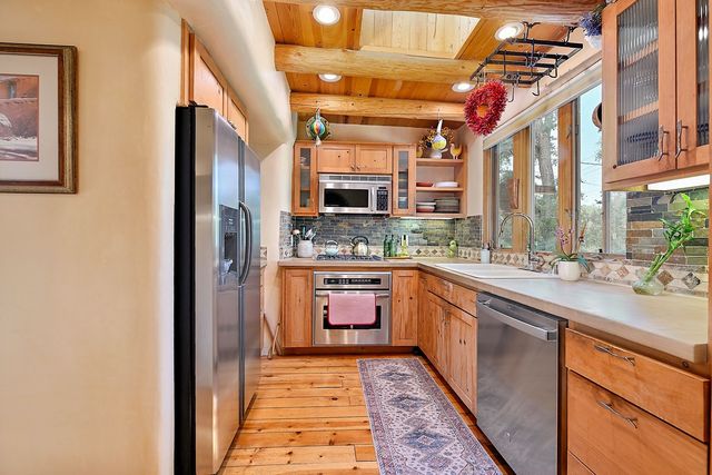 191 Tesuque Village Rd A, Santa Fe, NM 87506