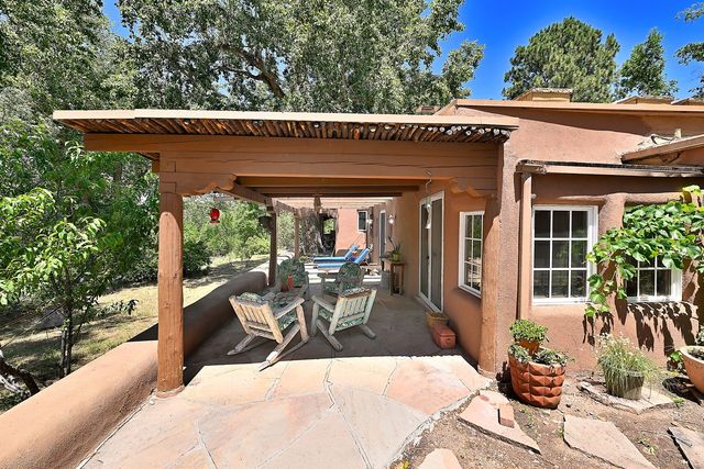 191 Tesuque Village Rd A, Santa Fe, NM 87506