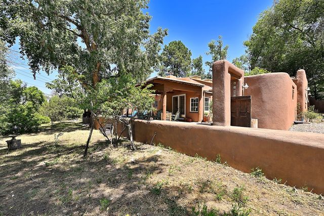 191 Tesuque Village Rd A, Santa Fe, NM 87506