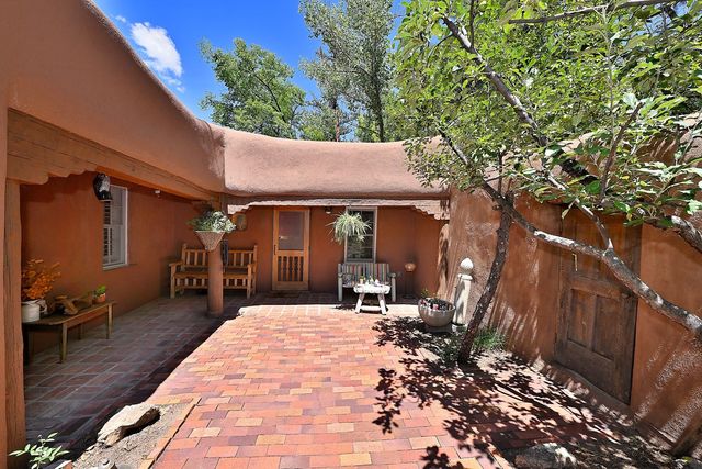 191 Tesuque Village Rd A, Santa Fe, NM 87506