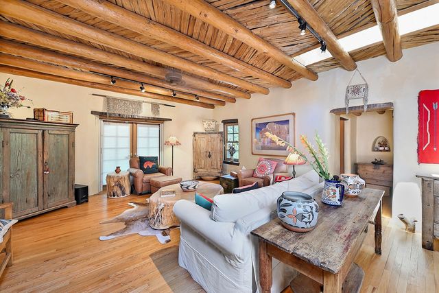 191 Tesuque Village Rd A, Santa Fe, NM 87506