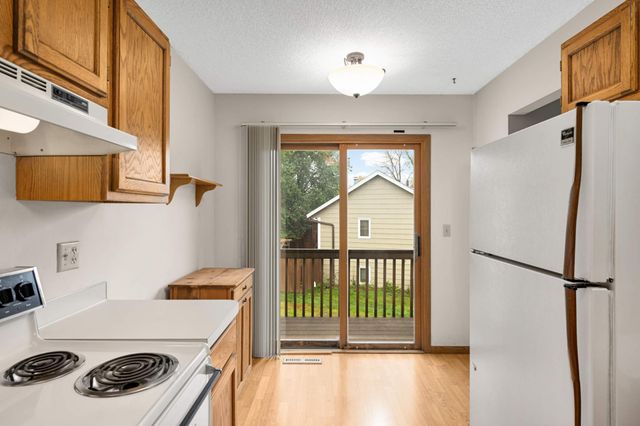 7486 Vinewood Court, Maple Grove, MN 55311