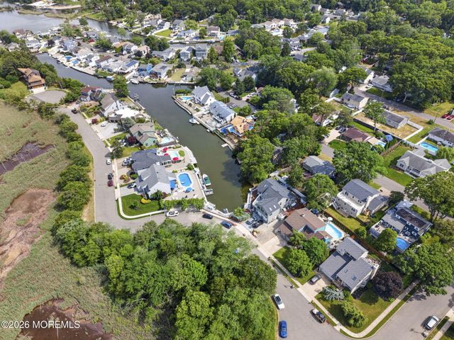 31 N Cherokee Lane, Brick, NJ 08724