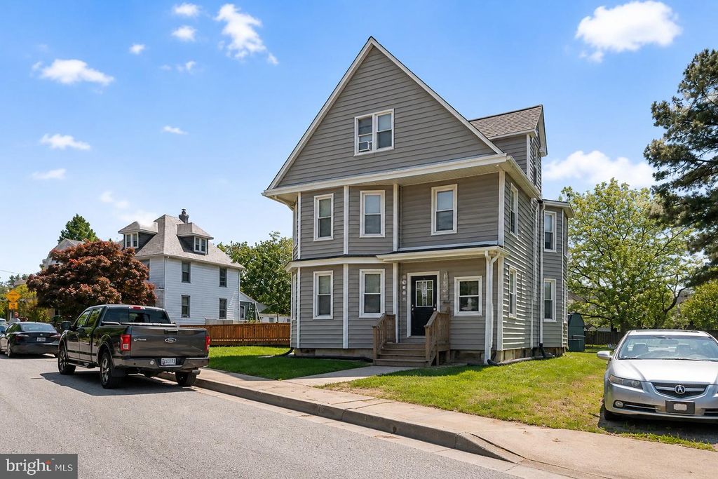 Image 1 of property listing at 3211 BATAVIA AVE, Baltimore, MD 21214