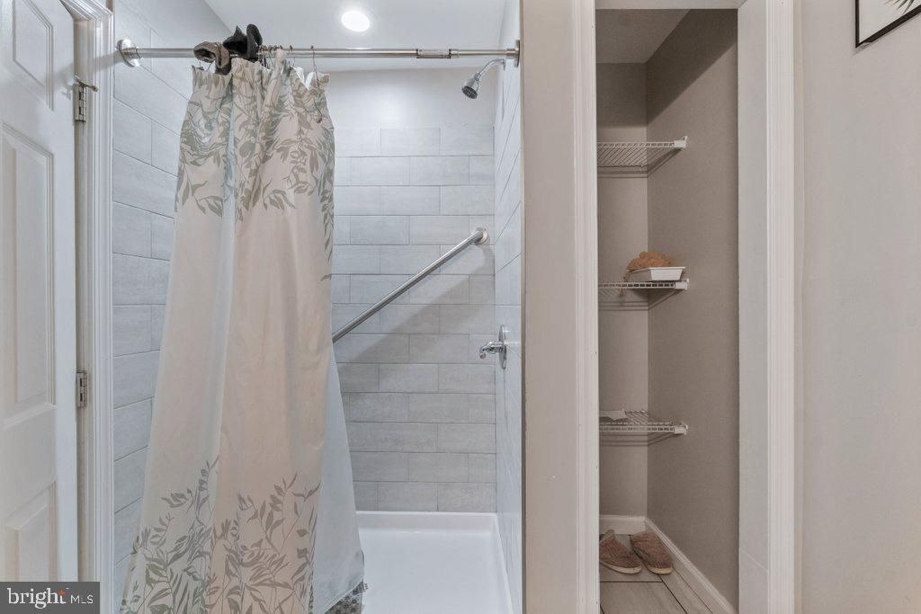 Image 13 of property listing at 3211 BATAVIA AVE, Baltimore, MD 21214