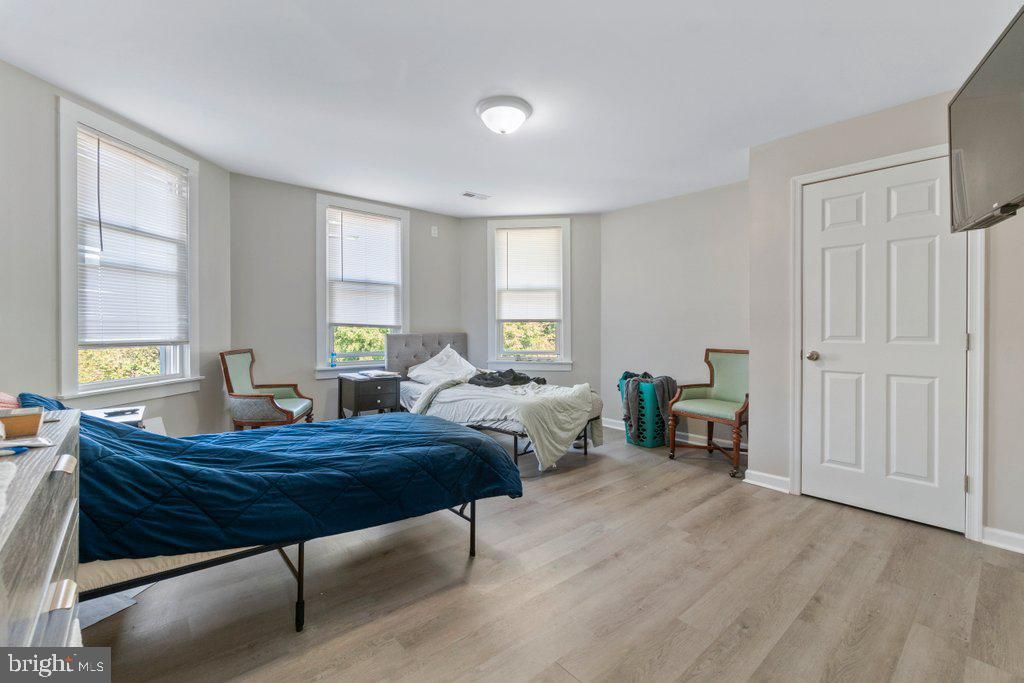 Image 15 of property listing at 3211 BATAVIA AVE, Baltimore, MD 21214