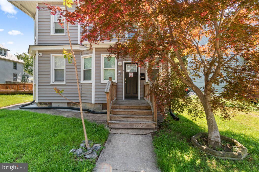 Image 3 of property listing at 3211 BATAVIA AVE, Baltimore, MD 21214