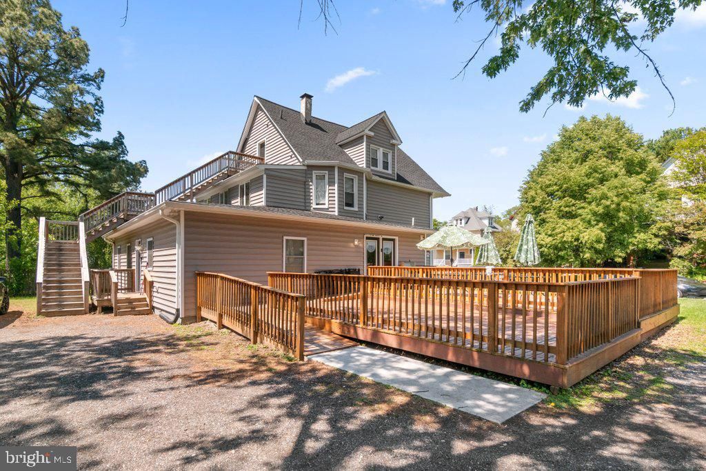 Image 4 of property listing at 3211 BATAVIA AVE, Baltimore, MD 21214