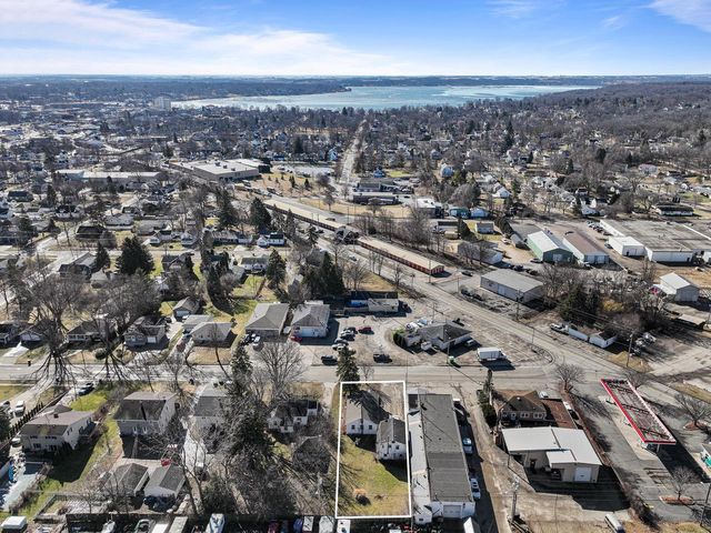 1207 Grant STREET, Lake Geneva, WI 53147