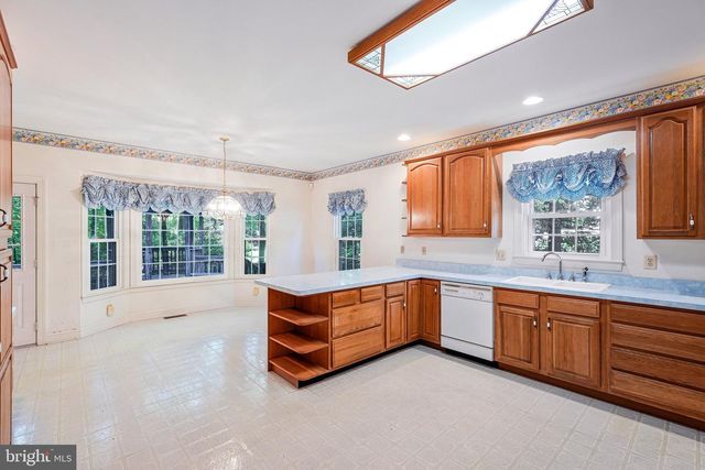 2927 BEAU LN, Fairfax, VA 22031
