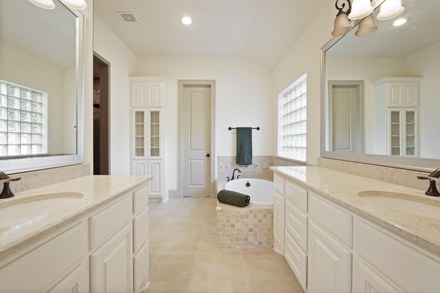 67 Quiet Vista Drive, Sugar Land, TX 77498