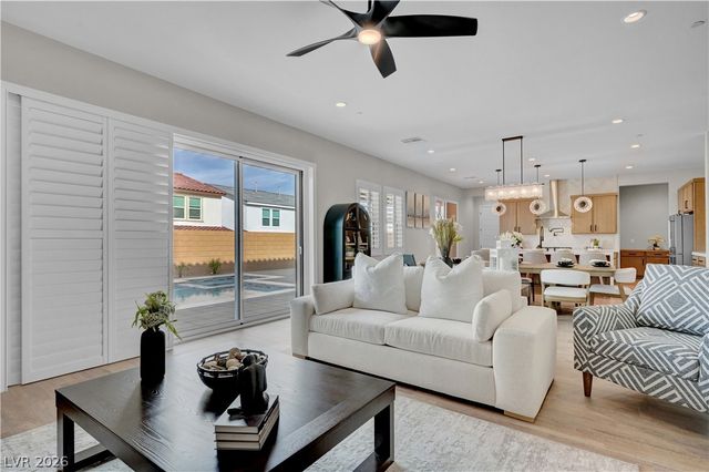 10226 Bismarck Palms Avenue, Las Vegas, NV 89166