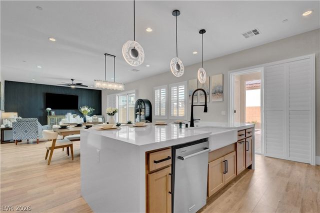 10226 Bismarck Palms Avenue, Las Vegas, NV 89166