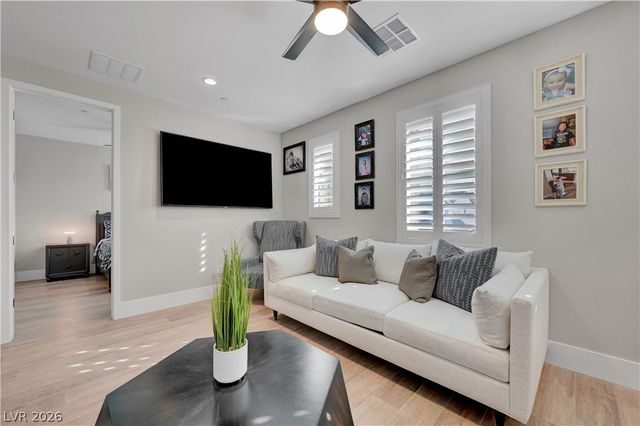 10226 Bismarck Palms Avenue, Las Vegas, NV 89166