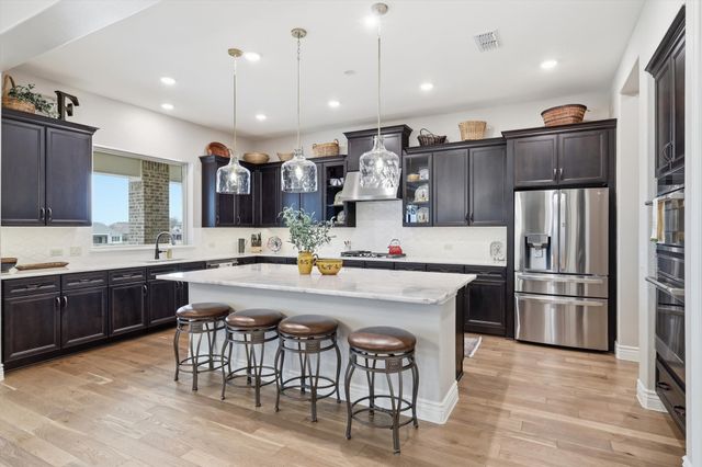 10601 Drinkwater Drive, Denton, TX 76207