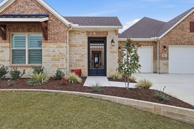 10601 Drinkwater Drive, Denton, TX 76207