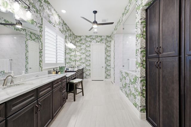 10601 Drinkwater Drive, Denton, TX 76207