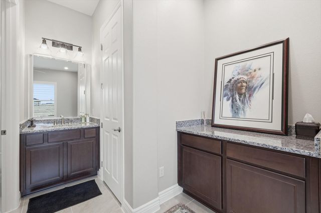 10601 Drinkwater Drive, Denton, TX 76207