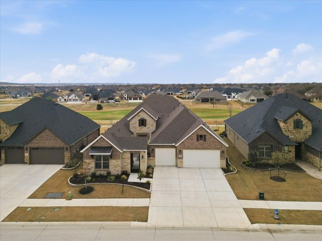 10601 Drinkwater Drive, Denton, TX 76207