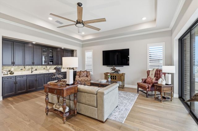 10601 Drinkwater Drive, Denton, TX 76207