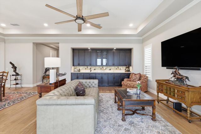 10601 Drinkwater Drive, Denton, TX 76207