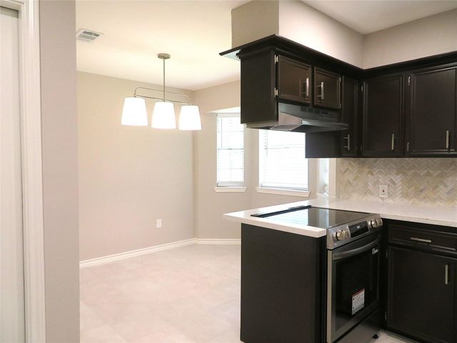 3027 Turtle Creek Drive, Rosenberg, TX 77471