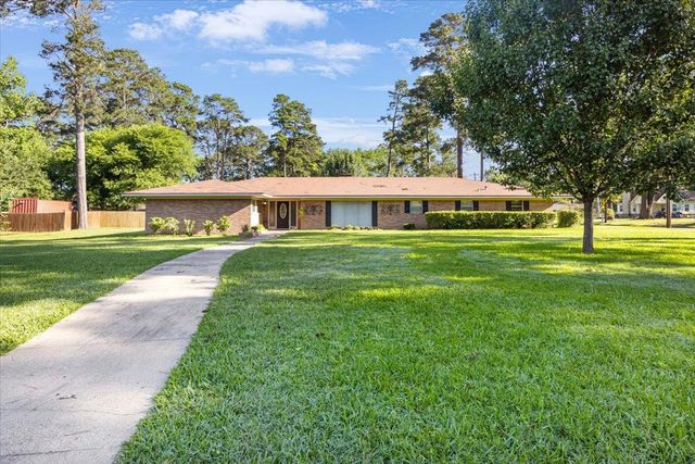 400 W Perry Pl, Carthage, TX 75633