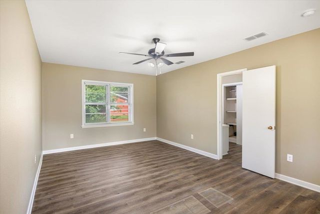 400 W Perry Pl, Carthage, TX 75633